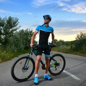 Cyklistické dresy - Jak je vybrat a proč si je pořídit? Cyklistické dresy - Jak je vybrat a proč si je pořídit?