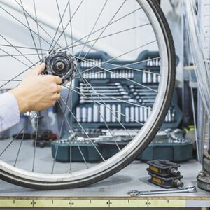 Servis kola před první vyjížďkou Servis kola před první vyjížďkou