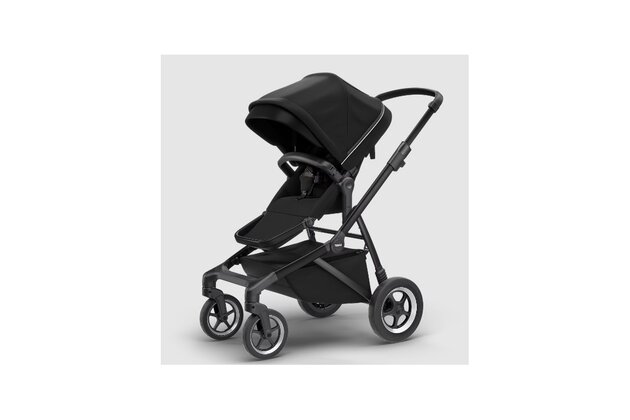 THULE Sleek Midnight Black on Black