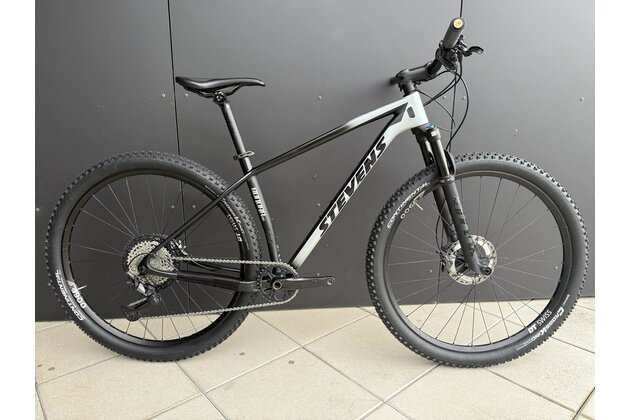 STEVENS Sonora ES Silver Black 18"