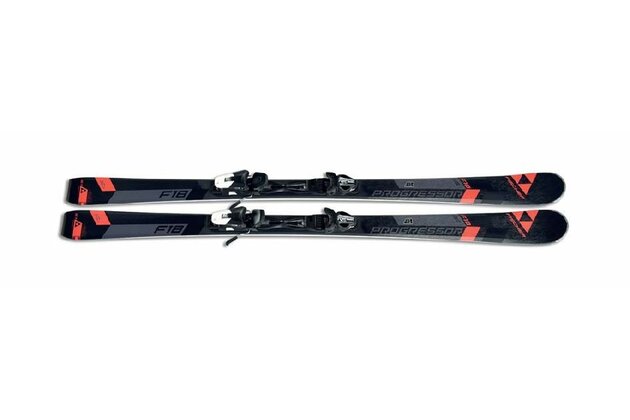 Sjezdové lyže FISCHER PROGRESSOR F18 W, model 2016/17 (set s vázáním)
